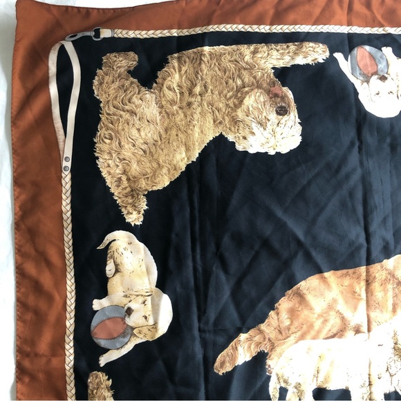 VNTG SYMPHONY Scarf “My Dogs Play with Puppies”-Italy 34x34” - Picture 2 of 12